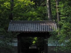 雲興寺

瀬戸市のWEBサイトには
至徳元年（1384）に開かれた尾張の曹洞宗を代表する寺院。織田信長や信雄らの保護を受け、江戸時代には幕府より三河国加茂郡本徳村（現豊田市）に寺領を与えらた
とあります。