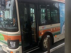 鼻くそ（前編最後参照）を食べきったあと、豊岡駅から本日の宿泊地・城崎温泉まで路線バスで移動する。