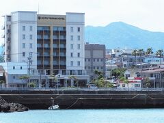 今回利用したのはニッポンレンタカー
宿泊したGOTO TSUBAKI HOTELと隣接しており便利でした。

ホテルに大きな荷物を置いたら、さっそく島内めぐりへ出発♪

