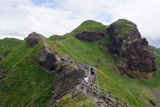 路肩が崩れそうな場所もありスリル満点です。