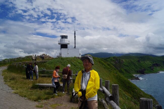 神威岬灯台<br />1888年（明治21年）8月25日、北海道で5番目の灯台として初点灯し、2度の建て替えが行われた。神威岬に来ることができて感激でした。
