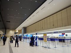18:50頃に伊丹空港到着！
預ける荷物はないので、チェックインカウンターはそのまま通過。