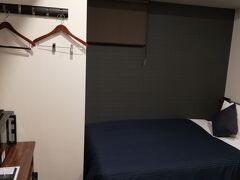 ホテルリブマックス梅田WESTを予約しました。
ここのチェーンは初めて泊まりましたがとても綺麗でした。
部屋も思ったより狭くなかったです。
朝廊下からおばちゃんの話し声が丸聞こえだった点以外は良かったです。