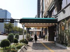 今夜宿泊するホテルに荷物を預けに行きます。
「広島グランドインテリジェントホテル」
ホテル詳細は別旅行記で。。