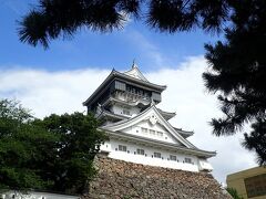 ホテルから近かったので、小倉城へ行ってみる事にしました。
入場料350円