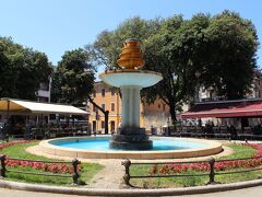 Piazza Dante Alighieri
噴水がある小さな広場。
