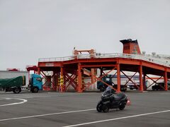 とノンビリと構えていたら、バイクは私が最後でした。

無事、四国！愛媛の東予港に上陸！