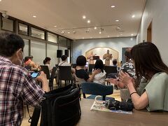20時00分

早々に切り上げた理由は、ホテルで毎晩おこなわれる「ゆいぐくるライブ」
石垣島の民謡や島唄を聴いて、芸能の島、石垣島を肌で感じます。

イベントカレンダー
https://www.art-ishigakijima.com/event/