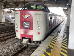 倉敷駅から吉永駅へ。待ち時間に特急やくも号が来るそうで、