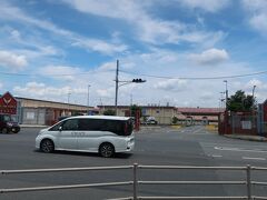 駅から10分ほど歩いたところで､正面に横田基地の第5ゲート

このとき
https://4travel.jp/travelogue/11541832
来た場所です