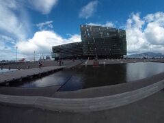 13:00 Harpa Concert Hall and Conference Centre 前で下車
周辺を散歩した