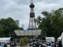 大通り公園ではジャズライブが開催されていました。