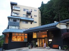 こけしで有名な土湯温泉街にある
「YUMORI ONSEN HOSTEL」

日帰り入浴７００円（受付時間１１：００～１９：００）