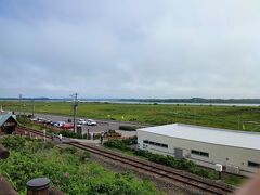 駅のすぐ傍に道の駅。

観光拠点なんだろうね。

列車来ないかなー。