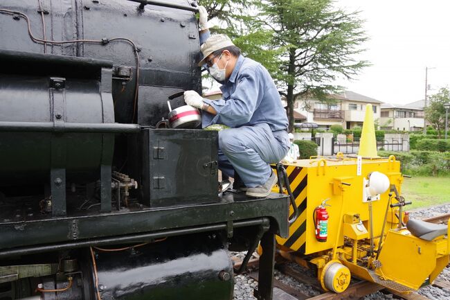 日本工業大学の蒸気機関車2109の試験運転で運転室に乗車
