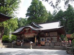 北口本宮富士浅間神社の拝殿（国指定重要文化財）に手を合わせました