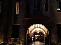 翌日の夜はエースホテルのある新風館へ。