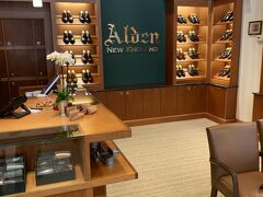 そしてサンフランシスコに来た目的の4割はココ。

「The Alden Shop of San Francisco」

知る人ぞ知るオールデンの名店です。

店内は運良く貸し切り状態。

お目当ての品あるか尋ねてみます。