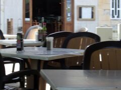 Carrubia　にて早めの夕食。フィッシュアンドチップス。合計21ユーロ。