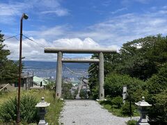 相当な急坂を登っただけあり絶景の神社です。