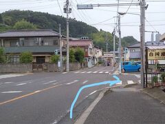 「白河屋菓子店前の交差点を今日のゴールとします。右折で杉田駅に」10:18通過。