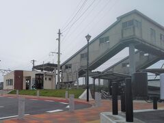 「杉田駅 公衆トイレ駅ロータリーに有。」10:20通過。
雨が降ってきました。距離としては中途半端で次回を考えると本当は二本松駅まで行きたかったのですが天気には勝てません。ここから先は明日の早朝に歩きます。