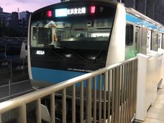 地元東十条駅は、始発の京浜東北線南行で出発。