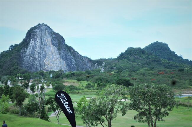 ◇【Chee Chan Golf Resort】<br />練習場ドライビングレンジで、ボールは40球無料でした。<br />イベントで、タイトリストが来てた。