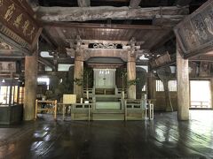 とても古い建物でその大きさからも歴史を感じます。豊臣秀吉が1587年に建立を命じましたが、秀吉の死により未完成のまま現在に至っており、明治時代に秀吉公と加藤清正公が祀られ、豊国神社となっているそうです。一通り観光して17時、宮島を後にして本日の宿がある広島市内へ向かいました。