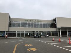 まずは稚内港フェリーターミナルへ。朝も早よから大賑わいです。