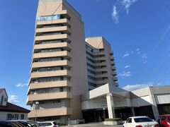 ホテルへ。
１泊２食＆群馬サファリパークの入園チケット付きで42586円。
「愛郷ぐんまプロジェクト」で-20000円、クーポン8000円分もらう。
お得すぎ。