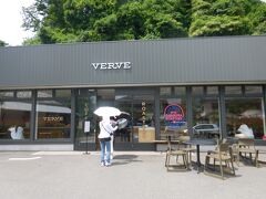 明月院を出て近くのCafe VERVEへ（Verve Coffee Roasters ）