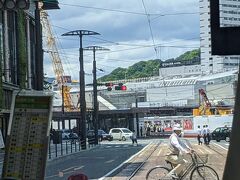 広島駅前は現在工事中