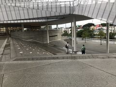 千人広場です。イベントできそうだけど、ここもコロナでなかなか使ってないのかな…
施設内にアニメホテルがありました。