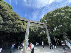 12時50分、熱田神宮到着。
1時間自由参拝です。
熱田神宮は2013年11月に夫と娘と3人で来て以来です。