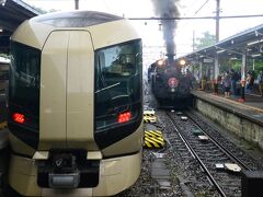 帰りはSLふたらの運転日だったので、下今市まで乗車。
あとは普通電車で帰りました。
快速のあるときは2時間半だったのに、今では3時間半。
株主優待券利用者に対してはすごい意地悪ダイヤ。
特急誘導施策で収入upさせSL運行に投資しているので仕方ないのかなあ。
SL運転のために30億円の一大プロジェクトを組んで実現したんだそうです。
東武日光駅でリバティーの隣にSLがいること自体が奇跡に近いですね。