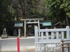 足助神社を望みます。