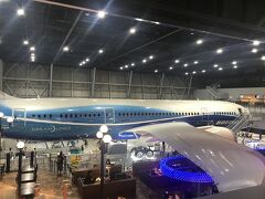 セントレアは第二ターミナルより。ジェットスター利用。機内持ち込み荷物のみで往復で15000円弱。時間があったのでflight of dreamsをウロウロ。1階にあるBoeingのショップが結構楽しかった。飛行機に乗りに来てる家族連れがたくさん。第一ターミナルとは雰囲気が違ってちょっと異国情緒あるので楽しい。