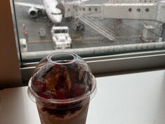 スターバックスのホワイトチョコレート&エスプレッソ
こちらも新千歳空港限定です。