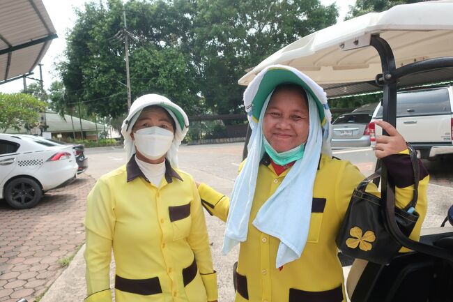 ◇【Khao Kheow Country Club】<br />ベテランらしいキャディさん.....一生懸命グリーン読んでくれました。<br />