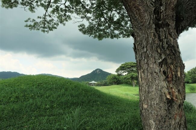 ◇【Khao Kheow Country Club】<br />雨の黒雲近し