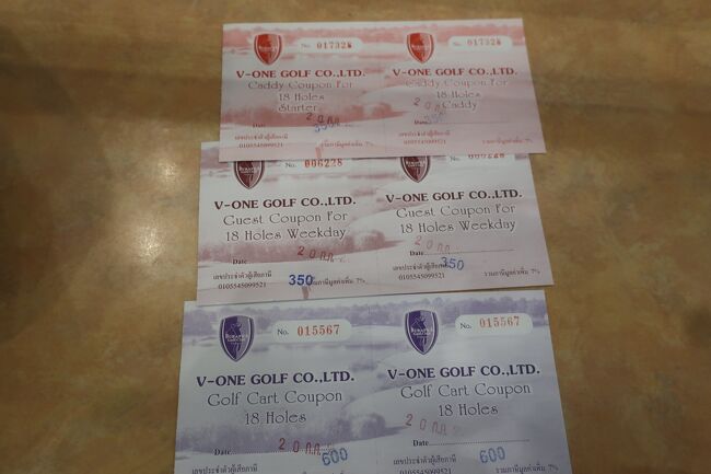 ◇【Burapha Golf &amp; Resort】<br />◇ウイザーズスプーンgolf Bar。。。送迎費＝350<br />  グリーン＋カート強制=950 <br /> キャディ費＋Tip=650	<br />