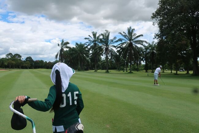 ◇【Pattavia Century Golf Club】<br />ウイザーズスプーンズ	送迎費＝350<br />グリーン費＋キャディ＝950	<br />