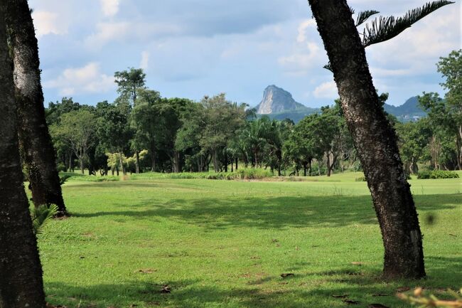 ◇【Phoenix Gold Golf &amp; Country Club】<br />カオシーチャン大仏壁画が見えます。<br />