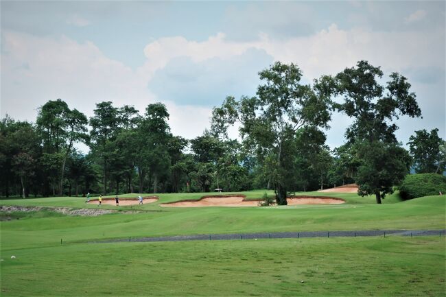 ◇【Phoenix Gold Golf &amp; Country Club】<br />バンカーが結構深いので、注意<br /><br />変化あるレイアウトにやられました。