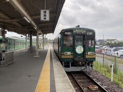 隣の草津線を降りた人たちでした。
信楽高原鉄道の方は、座席が半分うまるくらいの乗車率です。
（貴生川15:24⇒信楽15:49）