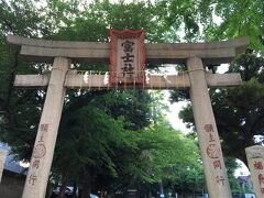 東洋文庫を出て、「富士」の名前が付く神社を訪れました。