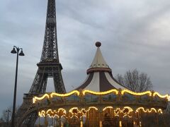 トロカデロ庭園
Jardins du Trocadéro

エッフェル塔と向こうに見える。