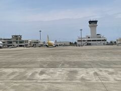 10分程遅れて石垣島空港に到着です。飛行機って大体遅れますよね！