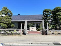 ハーブ庭園で涼んだ後は、車で5分ほどのこちらへ伺いました。ルミエールワイナリーに併設するレストラン「ゼルコバ 」です。実は去年7月にも伺い、また食べたいと再訪です。